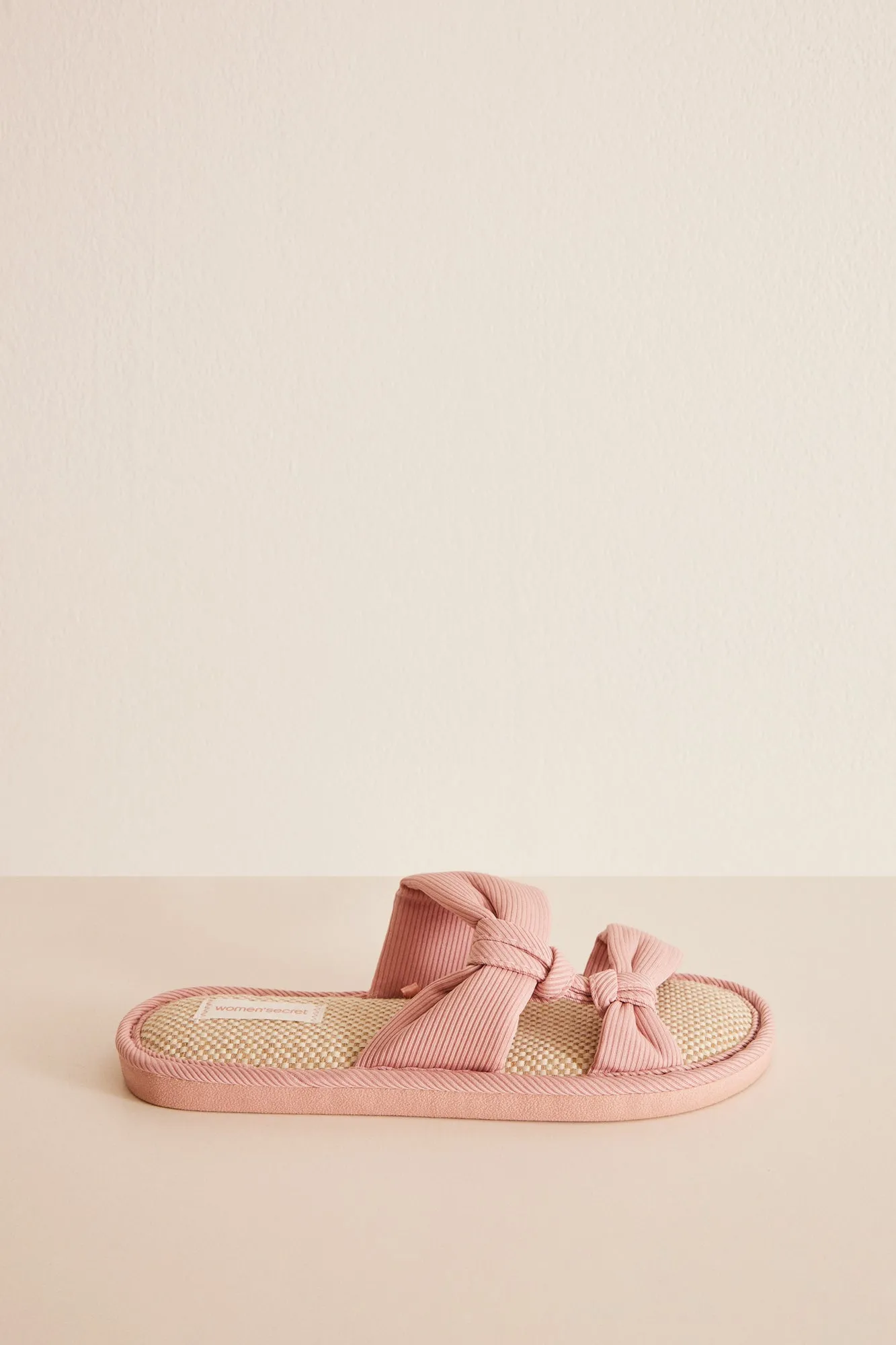 Pink knot slippers