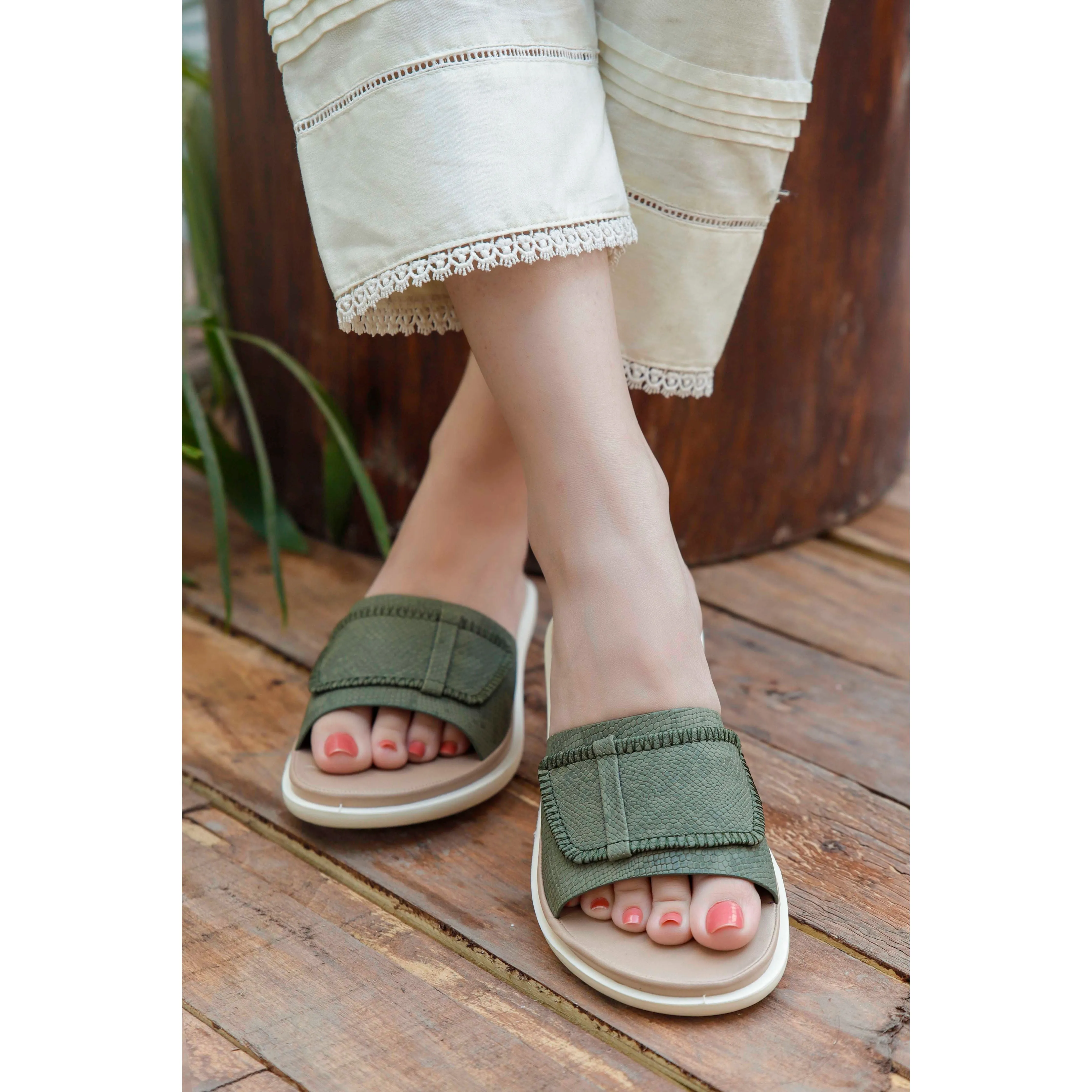 Women Casual Slipper - M1140611