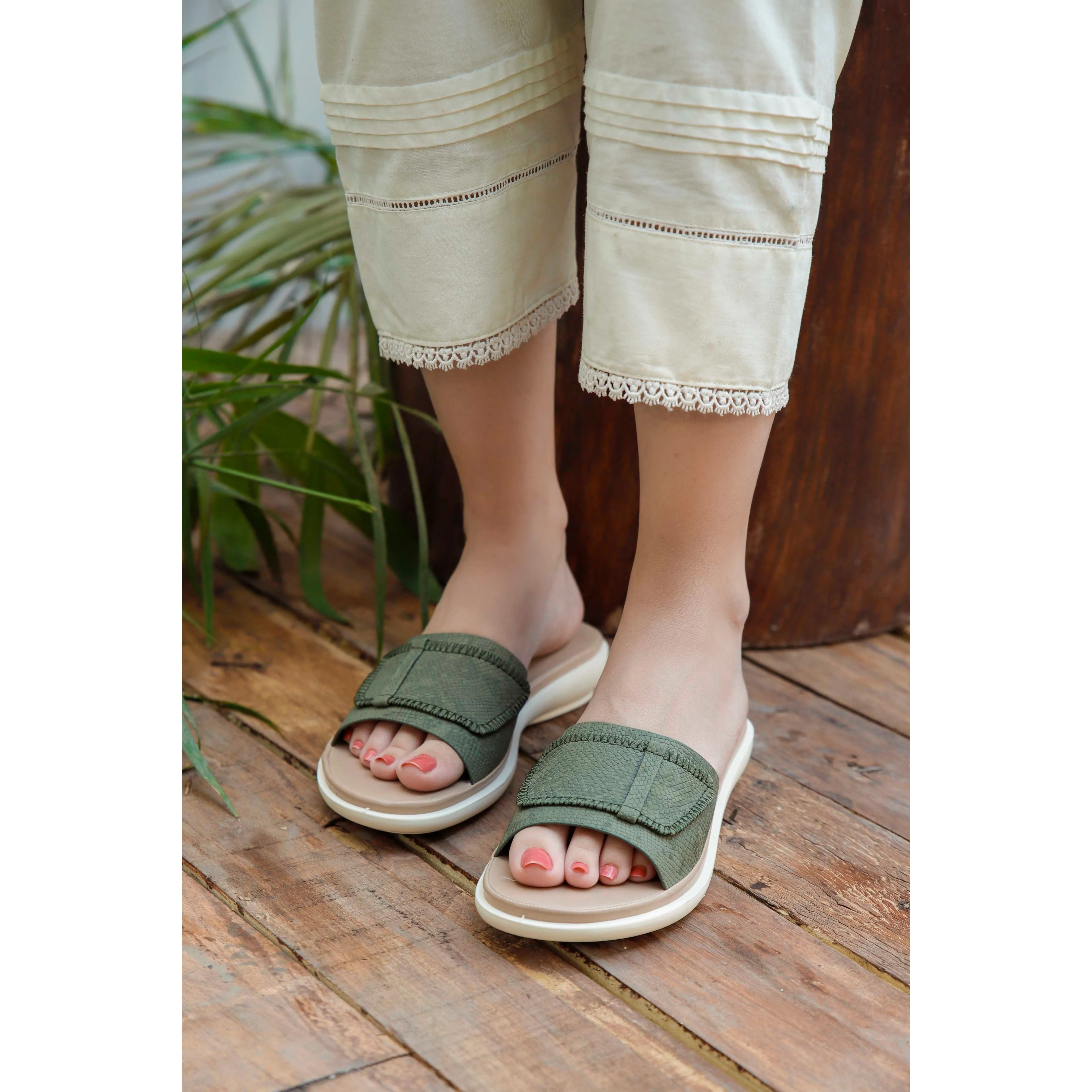 Women Casual Slipper - M1140611
